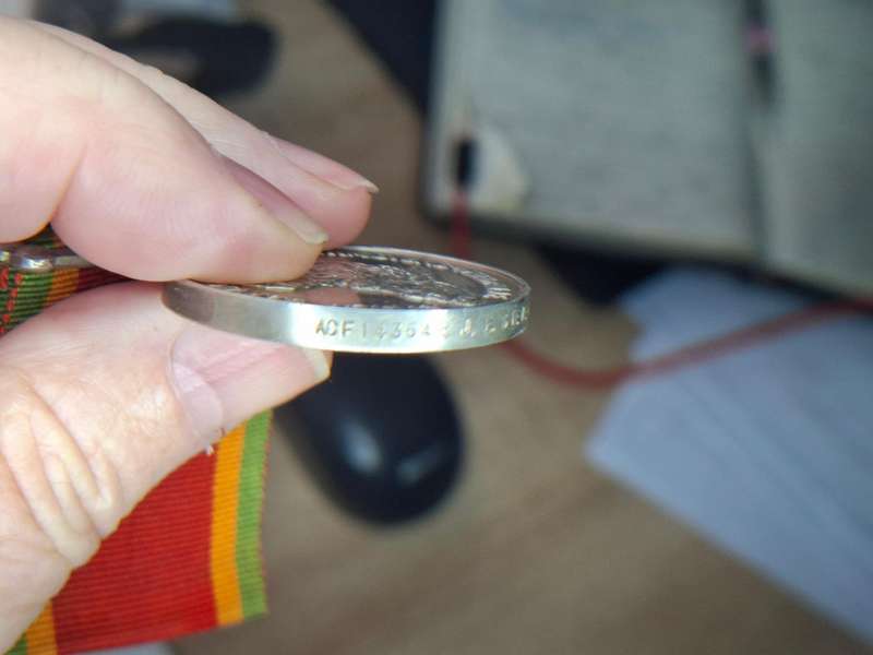 QSA / WW1 / WW2 medals (Not group read the description)