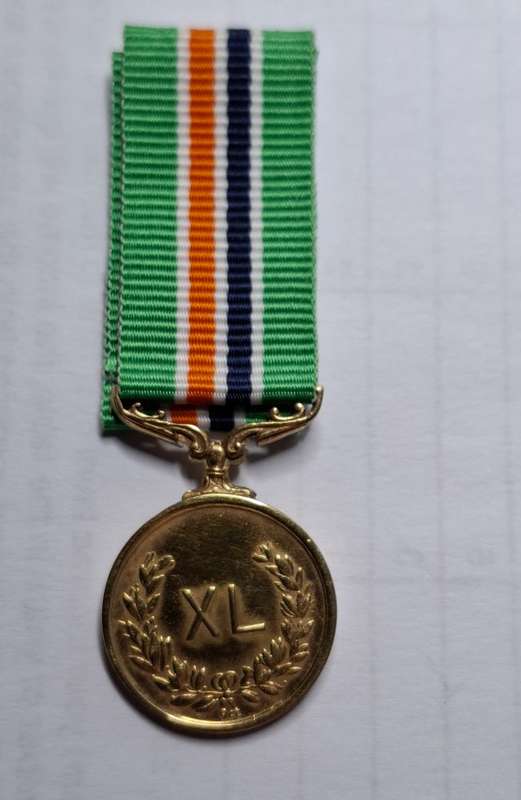 SADF - Distinguished Service medal (40-year service) - miniature, 9ct gold
