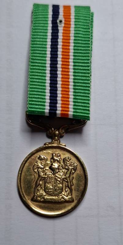 SADF - Distinguished Service medal (40-year service) - miniature, 9ct gold