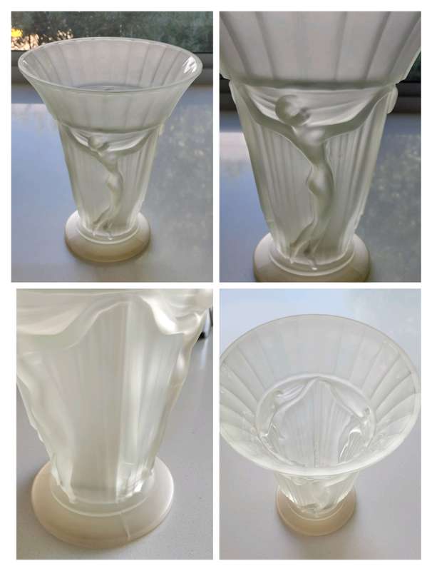 Three Muses - Glass vase