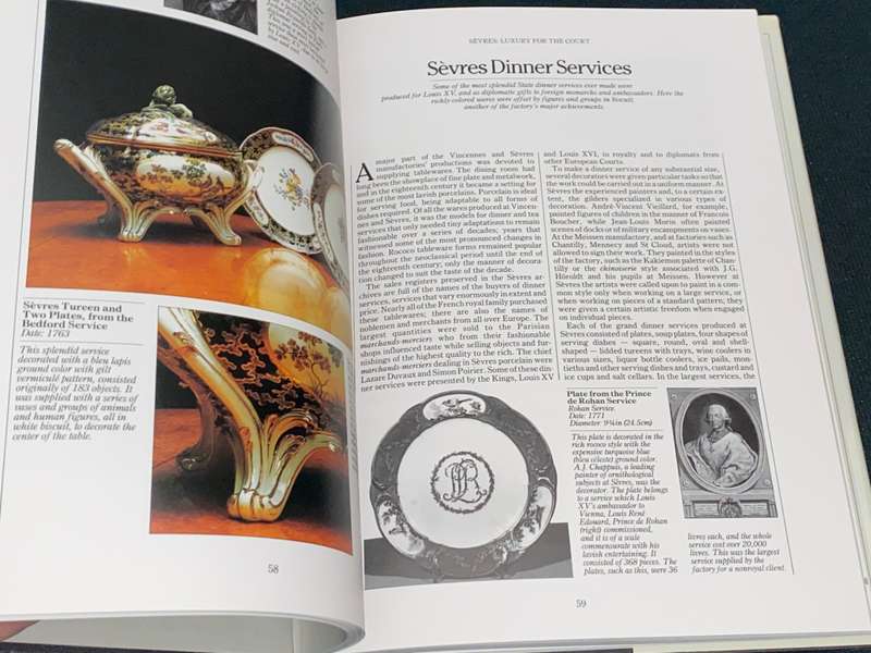 TECHNIQUES OF THE WORLD'S GREAT MASTERS OF POTTERY AND CERAMICS