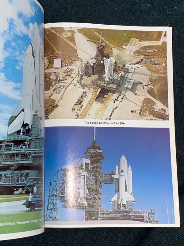 VINTAGE JOHNSON SPACE CENTER HOUSTON TEXAS BOOKLET SOUVENIR