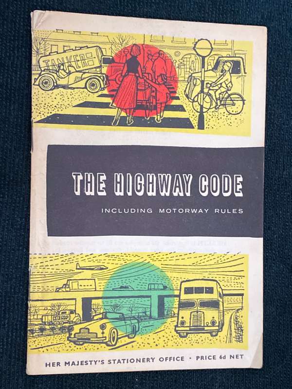 THE HIGHWAY CODE INCLUDING MOTORWAY RULES VINTAGE BOOKLET