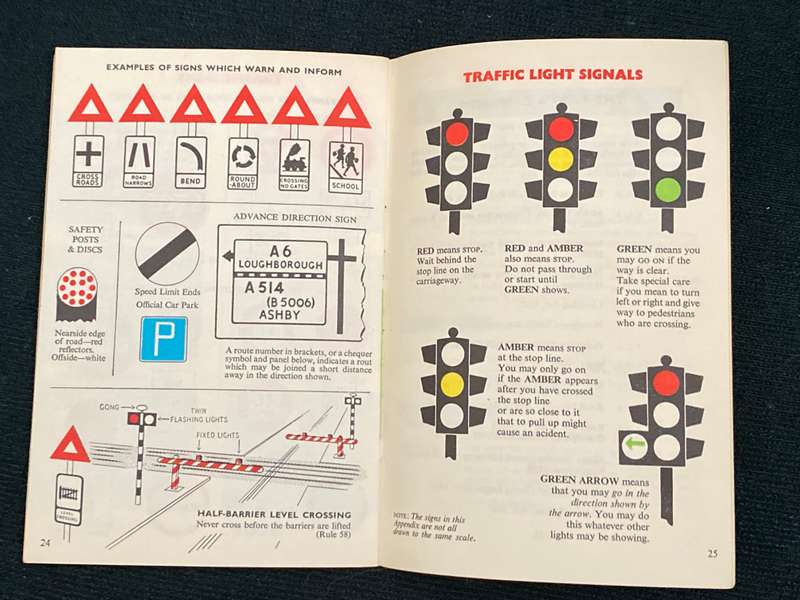 THE HIGHWAY CODE INCLUDING MOTORWAY RULES VINTAGE BOOKLET