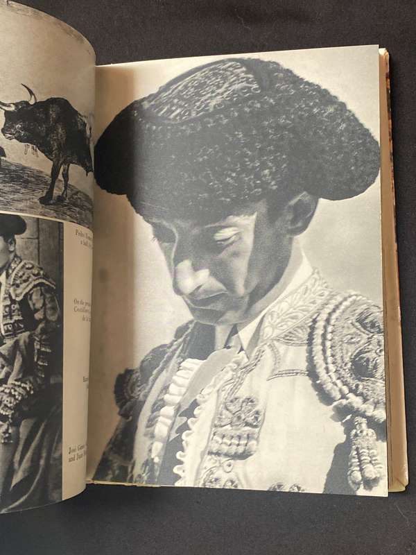 BULLS AND BULLFIGHTING BY J.L. ACQUARONI (HENNIE AUCAMP'S PERSONAL COPY)