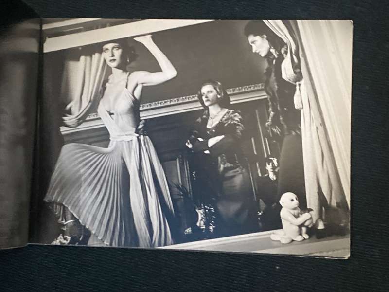 DOLCE & GABBANA ADVERTISING BOOKLET