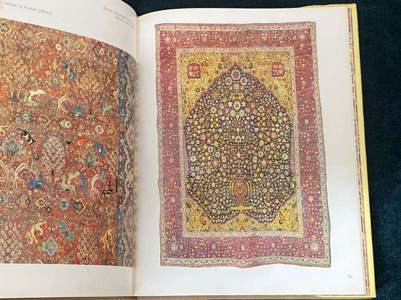ORIENTAL CARPETS AND RUGS BY IAN BENNETT