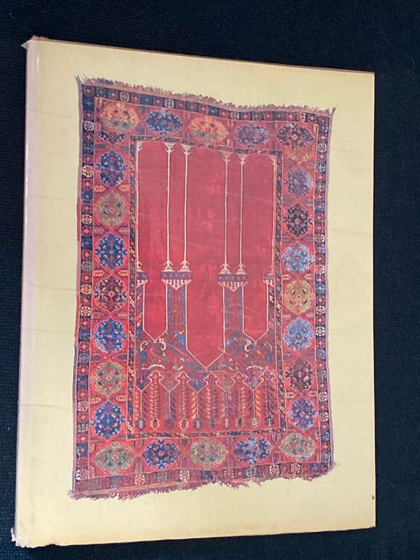 ORIENTAL CARPETS AND RUGS BY IAN BENNETT