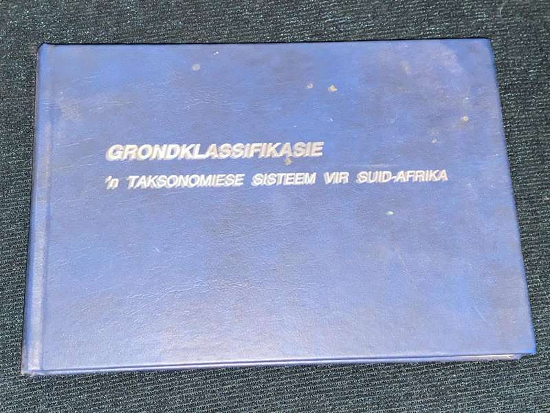 GRONDKLASSIFIKASIE 'N TAKSONOMIESE SISTEEM VIR SUID-AFRIKA