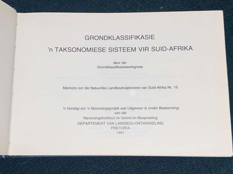 GRONDKLASSIFIKASIE 'N TAKSONOMIESE SISTEEM VIR SUID-AFRIKA