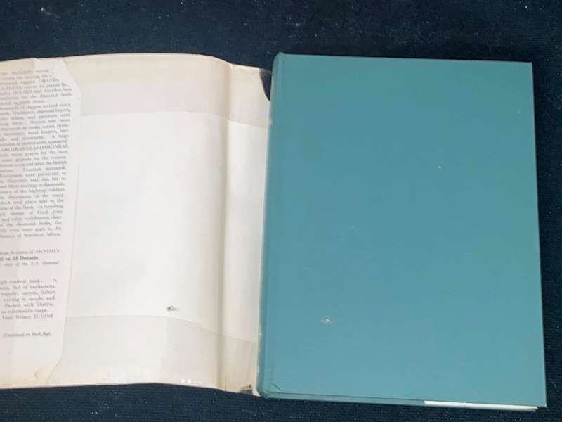 GRAVES AND GUINEAS ADVENTURE IN DIAMOND COUNTRY KIMBERLEY 1871-1873 BY J.T. MCNISH