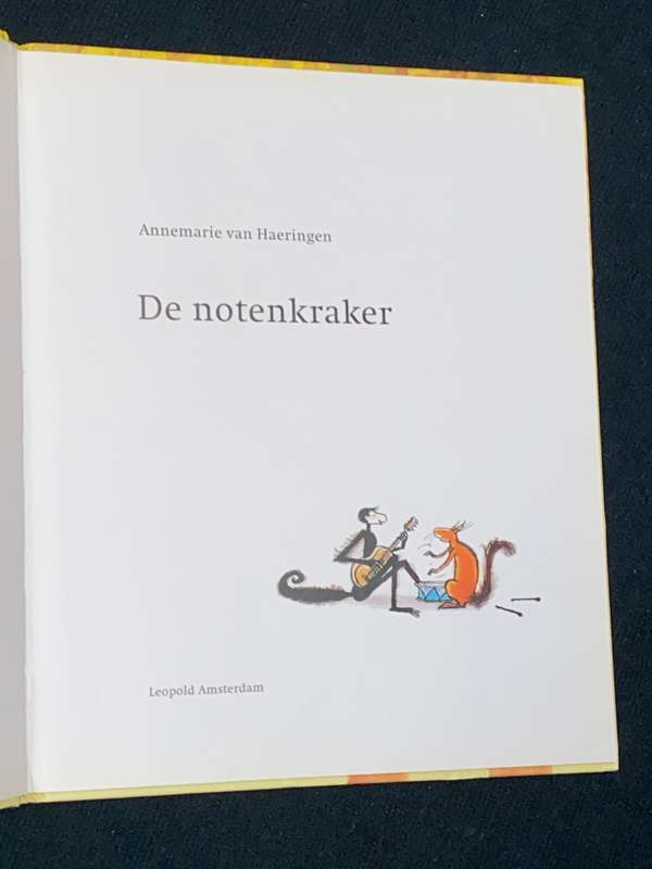 DE NOTENKRAKER - ANNEMARIE VAN HAERINGEN