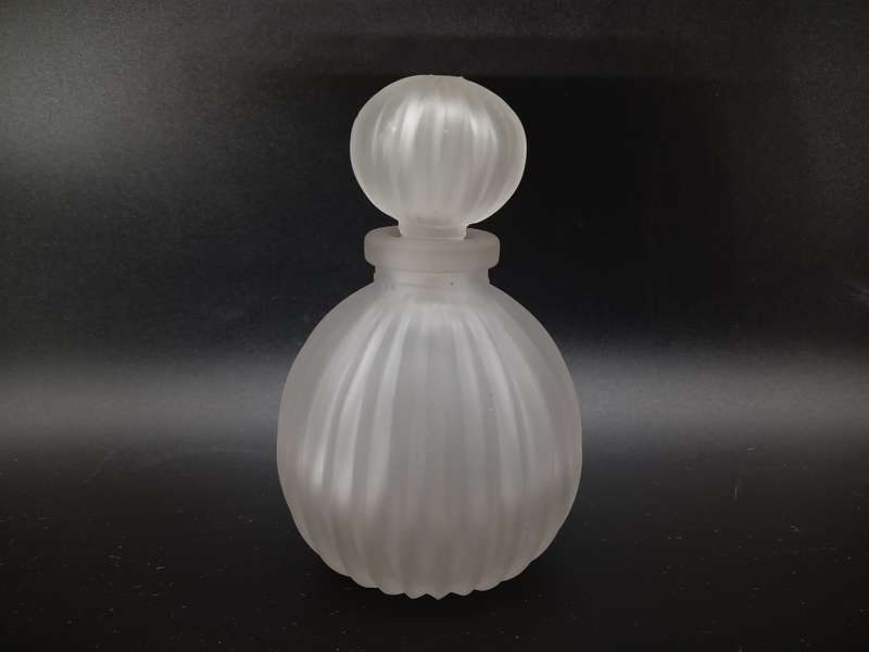 Vintage! Clear Satin Frosted Glass Ribbed Perfume Bottle With Stopper.