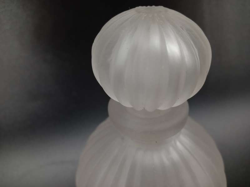 Vintage! Clear Satin Frosted Glass Ribbed Perfume Bottle With Stopper.