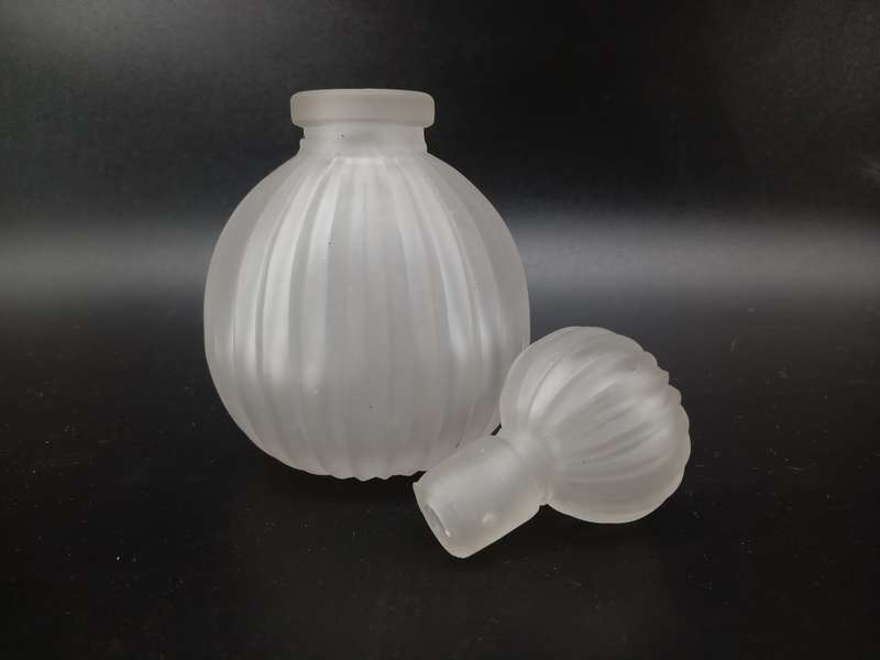 Vintage! Clear Satin Frosted Glass Ribbed Perfume Bottle With Stopper.