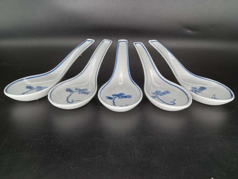 Vintage! Set Of 5 Chinese Porcelain Ceramic Blue & White Flower Patterned Soup Spoons