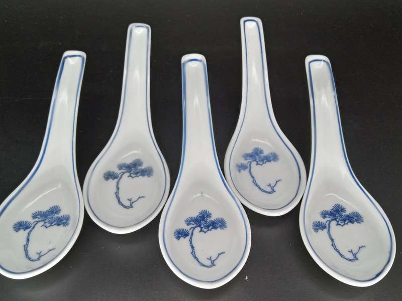 Vintage! Set Of 5 Chinese Porcelain Ceramic Blue & White Flower Patterned Soup Spoons