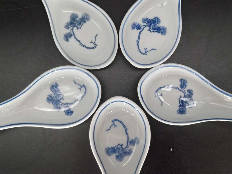 Vintage! Set Of 5 Chinese Porcelain Ceramic Blue & White Flower Patterned Soup Spoons