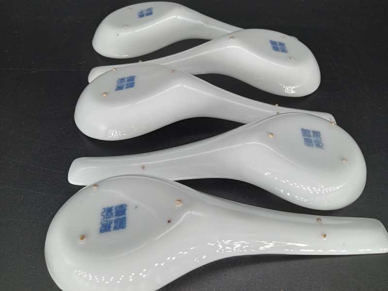 Vintage! Set Of 5 Chinese Porcelain Ceramic Blue & White Flower Patterned Soup Spoons