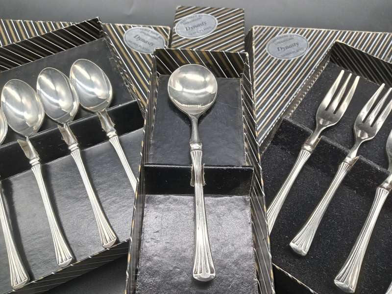 Vintage! Boxed - Greensons "Dynasty" SilverPlated 6 Cake Forks, 6 Spoons & 1 Sugar Spoon