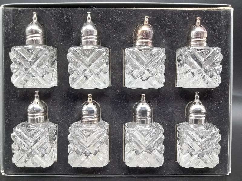 Vintage! Japan - Boxed Patterned Glass 8 Piece Salt And Pepper Shakers