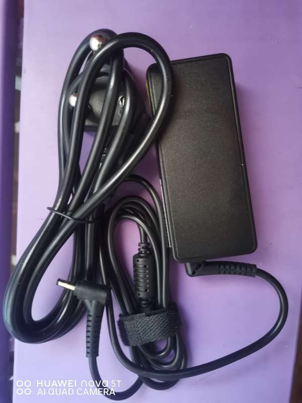 Asus laptop universal charger smal pin