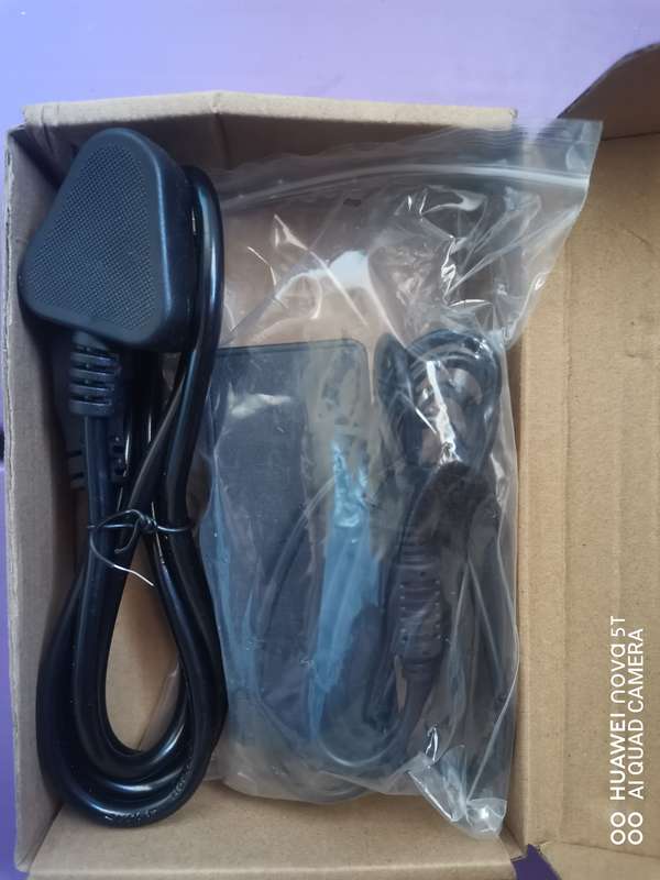 Asus laptop universal charger smal pin
