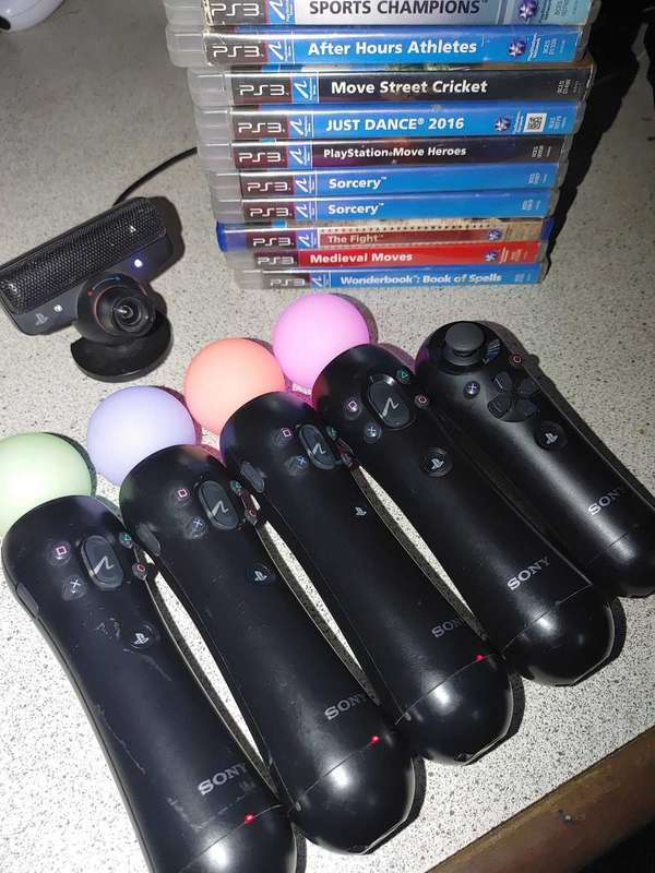 PS3 eye camera,move controllers and games