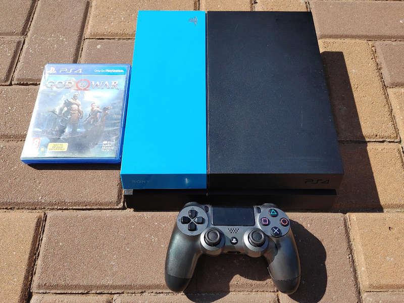 Ps4 console 500gb, 1x controller, 1x game