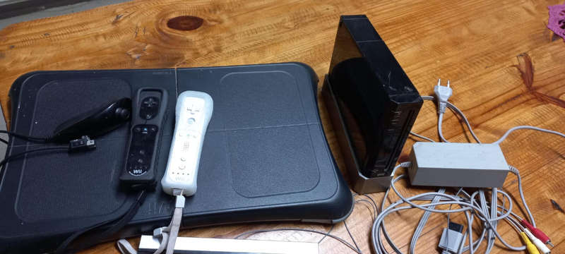 Nintendo wii console with games and extras