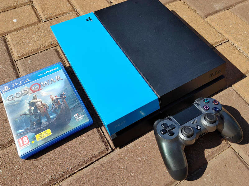 Ps4 console 500gb, 1x controller, 1x game