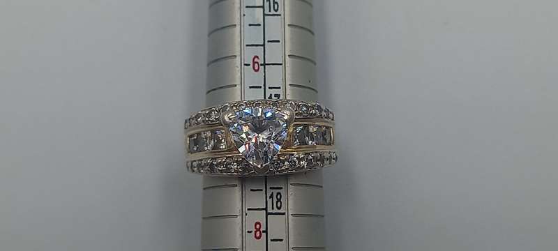 Beautiful Sterling Silver Ring CZ