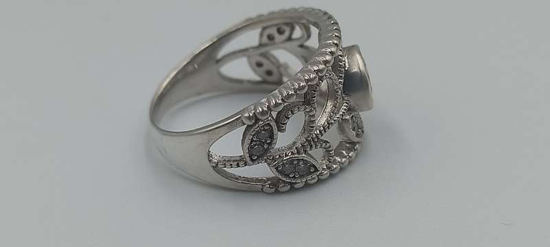 Beautiful Sterling Silver Ring /4/