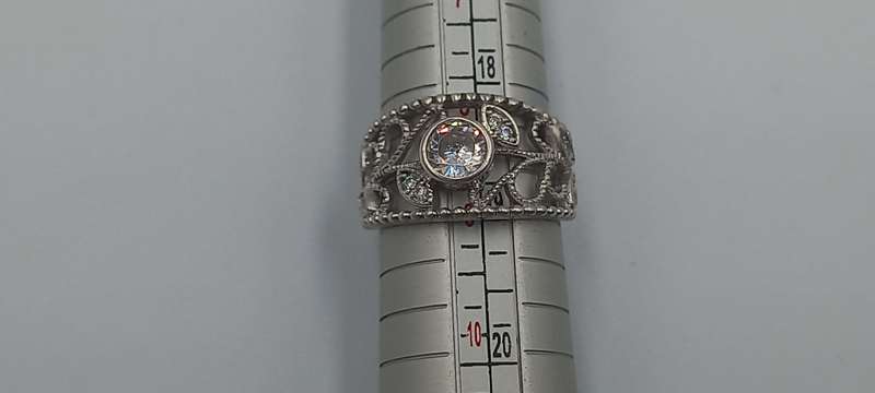 Beautiful Sterling Silver Ring /4/