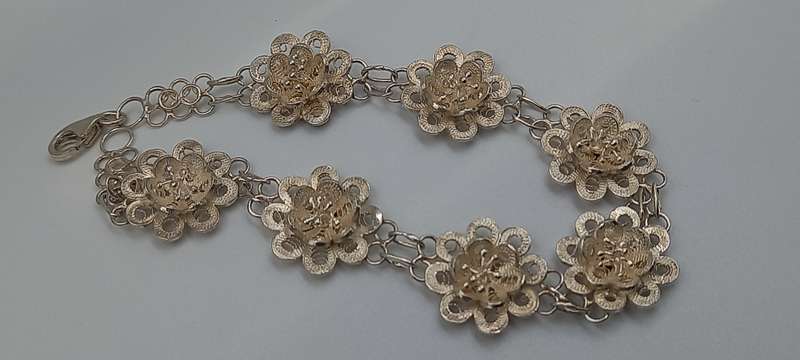Silver Filigree Flowers Bracelet