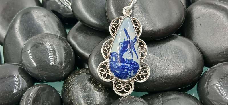 Beautiful Sterling Silver Delft pendant