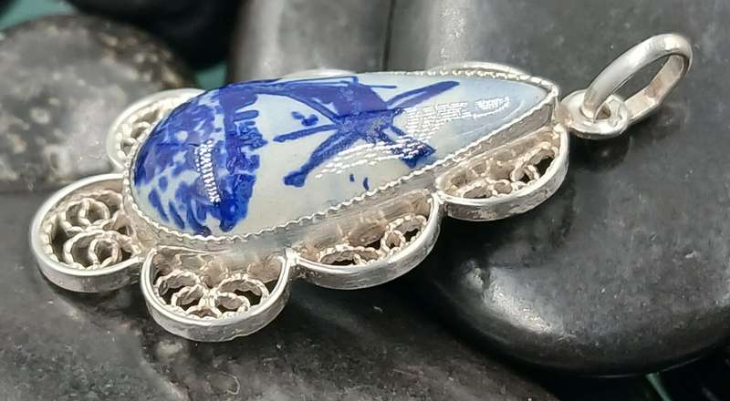 Beautiful Sterling Silver Delft pendant