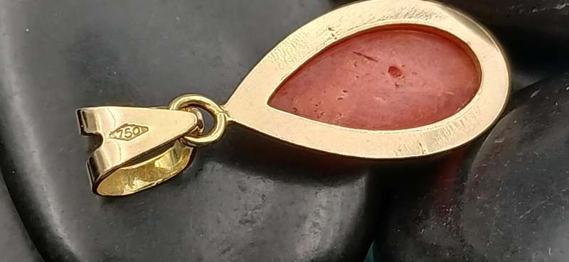18ct Gold Pendant