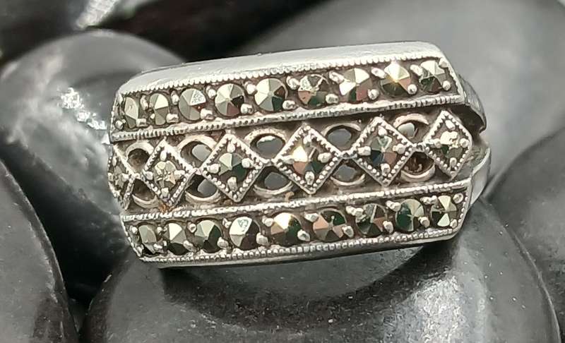 Beautiful Sterling Silver Ring with Marcasite