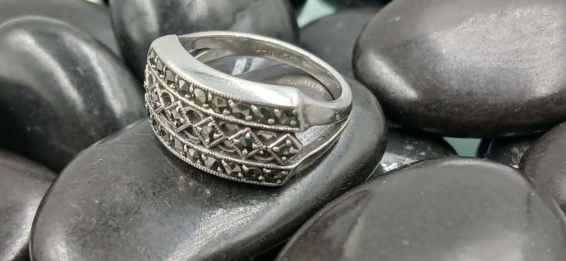 Beautiful Sterling Silver Ring with Marcasite