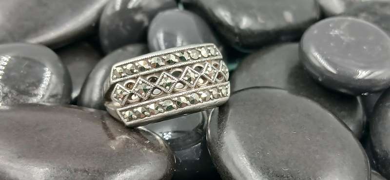 Beautiful Sterling Silver Ring with Marcasite