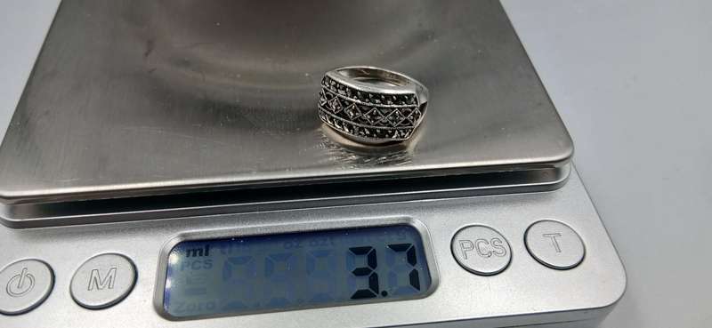 Beautiful Sterling Silver Ring with Marcasite
