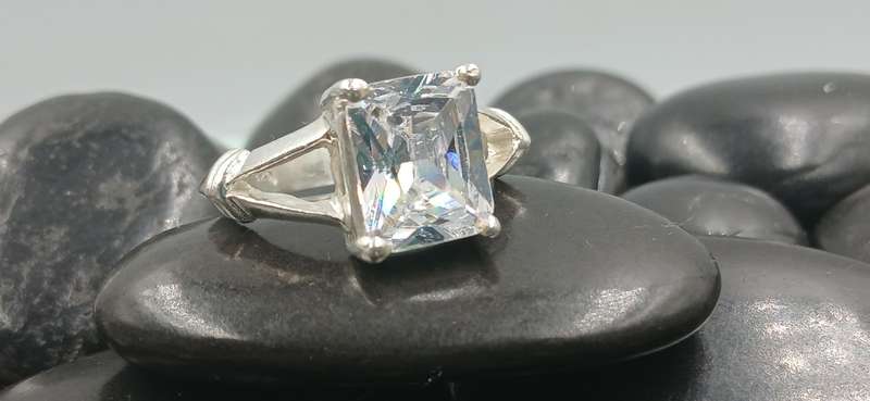 Elegant Sterling Silver Ring