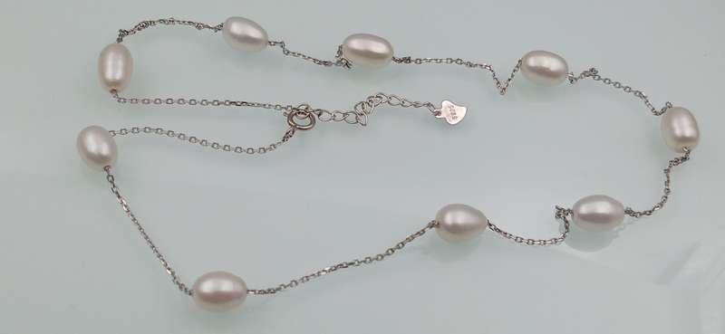 Beautiful Sterling Silver Necklace With Pearls
