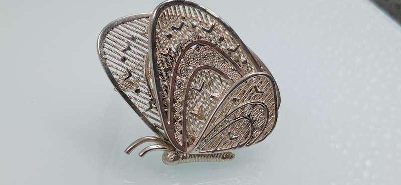 Elegant Sterling Silver Brooch