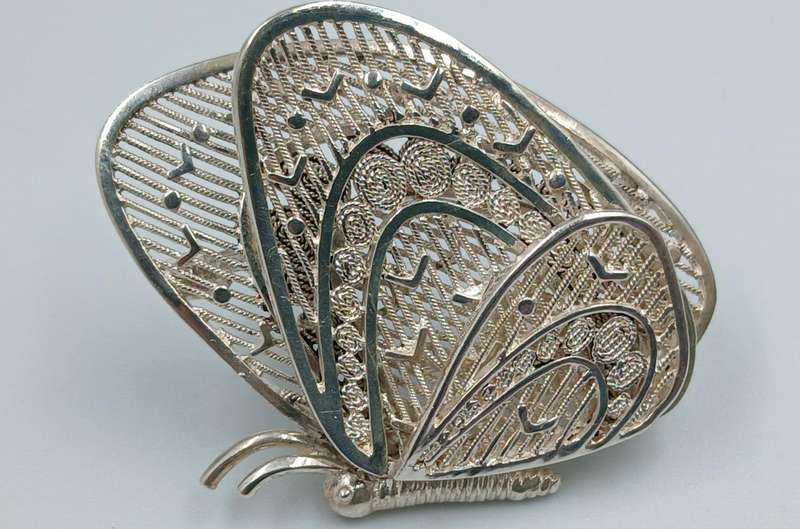 Elegant Sterling Silver Brooch