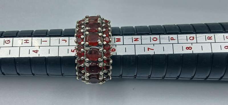Beautiful Sterling Silver Ring with Garnet