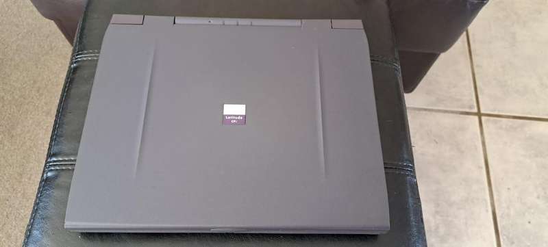 Vintage Dell Latitude CPi A300ST Pentium II laptop