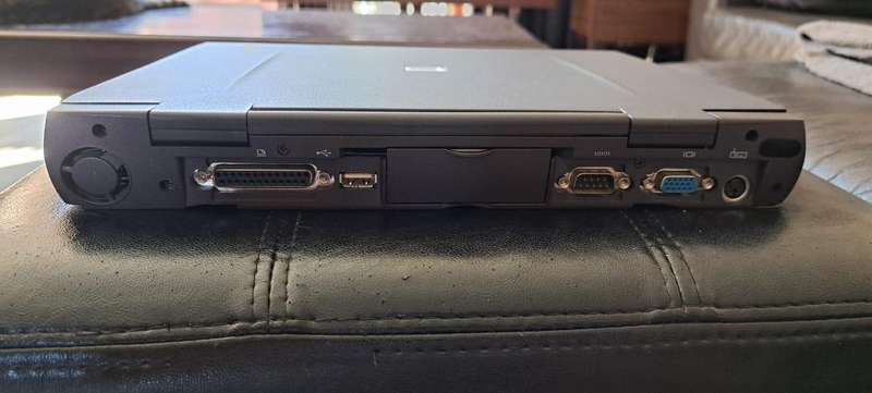 Vintage Dell Latitude CPi A300ST Pentium II laptop