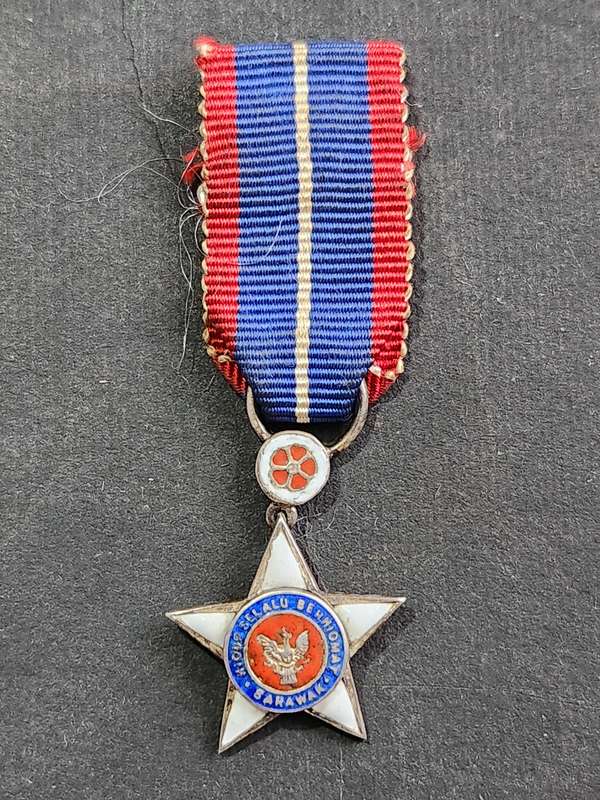 Malaysia State of Sarawak - The Pegawai Bintang Order Miniature Star - as per photograph